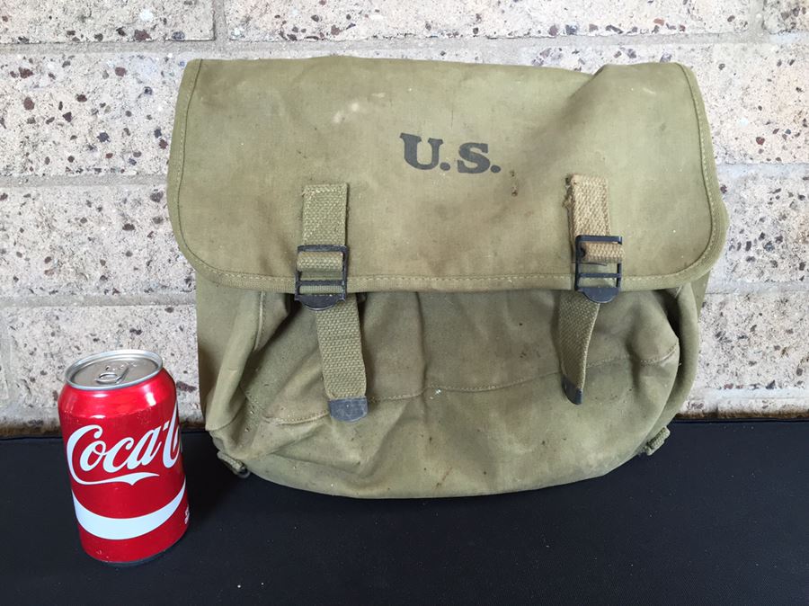 1942 U.S. Military WW II Backpack With Canteen, Mess Kit And Flatware [Photo 5]