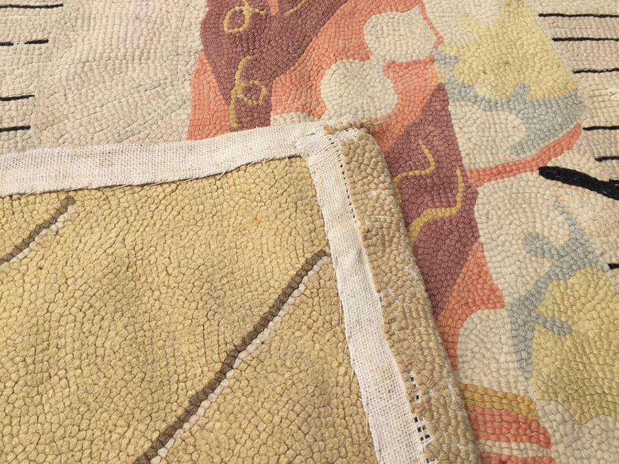 Handmade Rug Featuring Geisha [Photo 3]