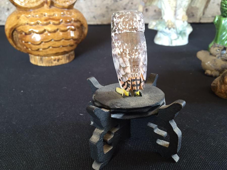 Collection Of Owls Including A Pair Of Alaskan Inuit Carved Soapstone Figures Signed Kenock [Photo 12]