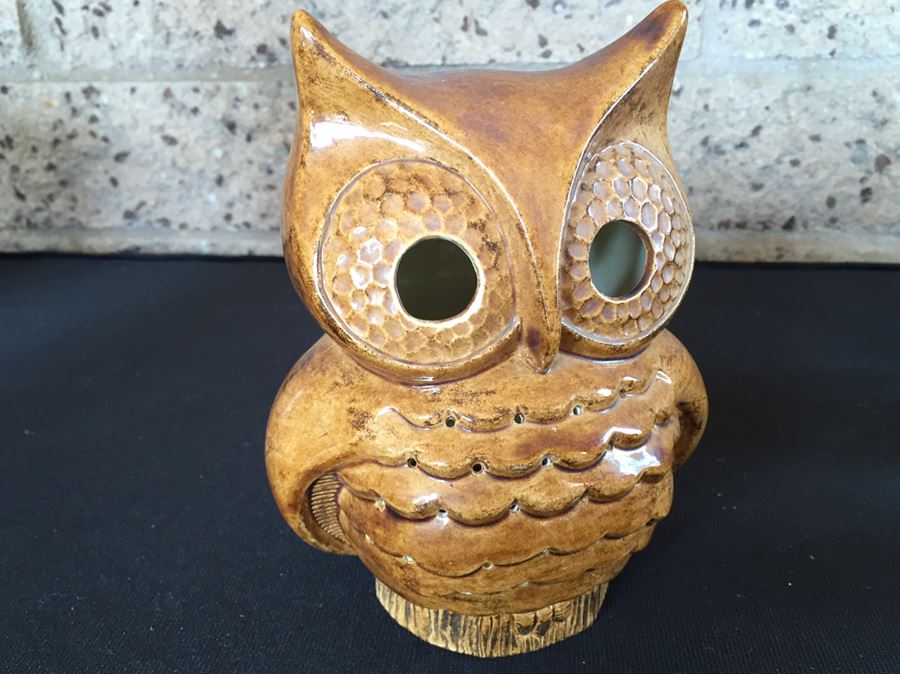 Collection Of Owls Including A Pair Of Alaskan Inuit Carved Soapstone Figures Signed Kenock [Photo 17]