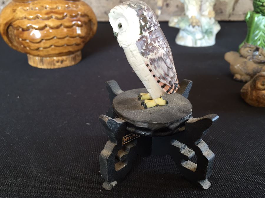 Collection Of Owls Including A Pair Of Alaskan Inuit Carved Soapstone Figures Signed Kenock [Photo 13]