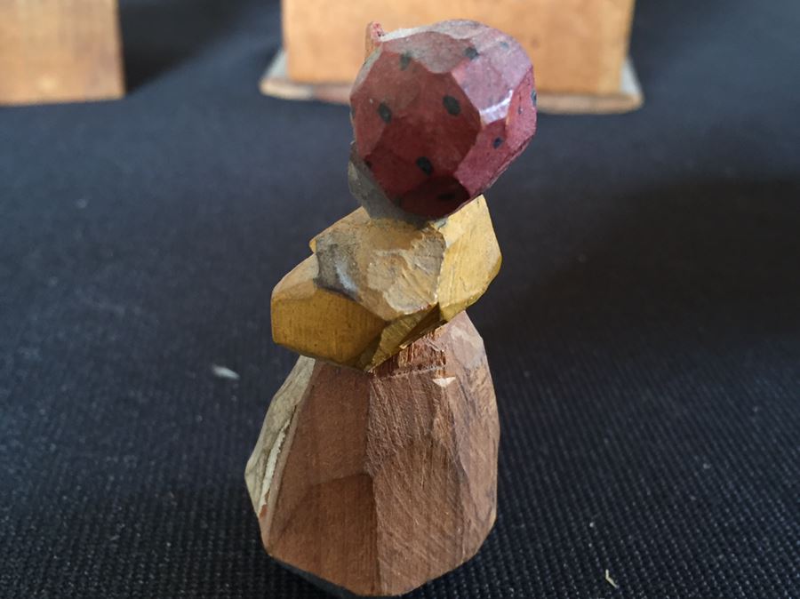 Carved Wooden Figurine Lot [Photo 8]