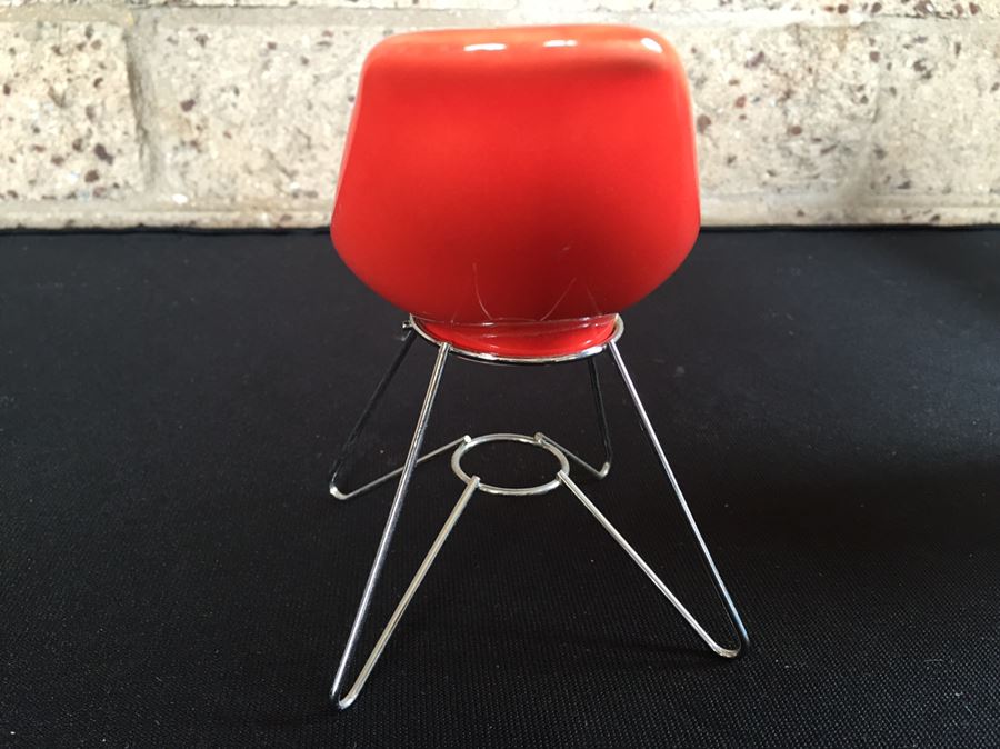 Mini Model Of An Eames Chair [Photo 4]