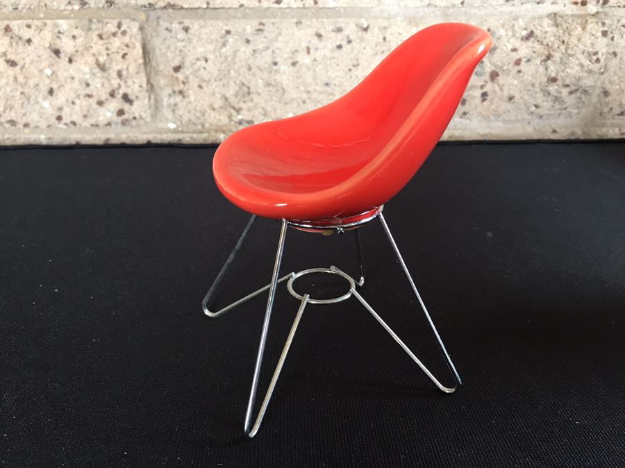 Mini Model Of An Eames Chair [Photo 3]