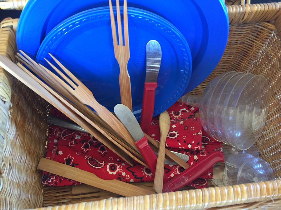 Huge Lot Of Various Baskets [Photo 20]