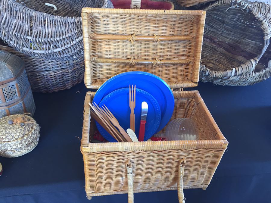 Huge Lot Of Various Baskets [Photo 19]