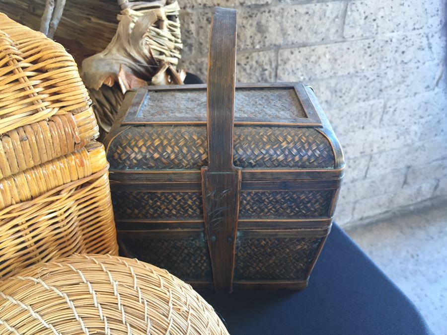 Huge Lot Of Various Baskets [Photo 13]