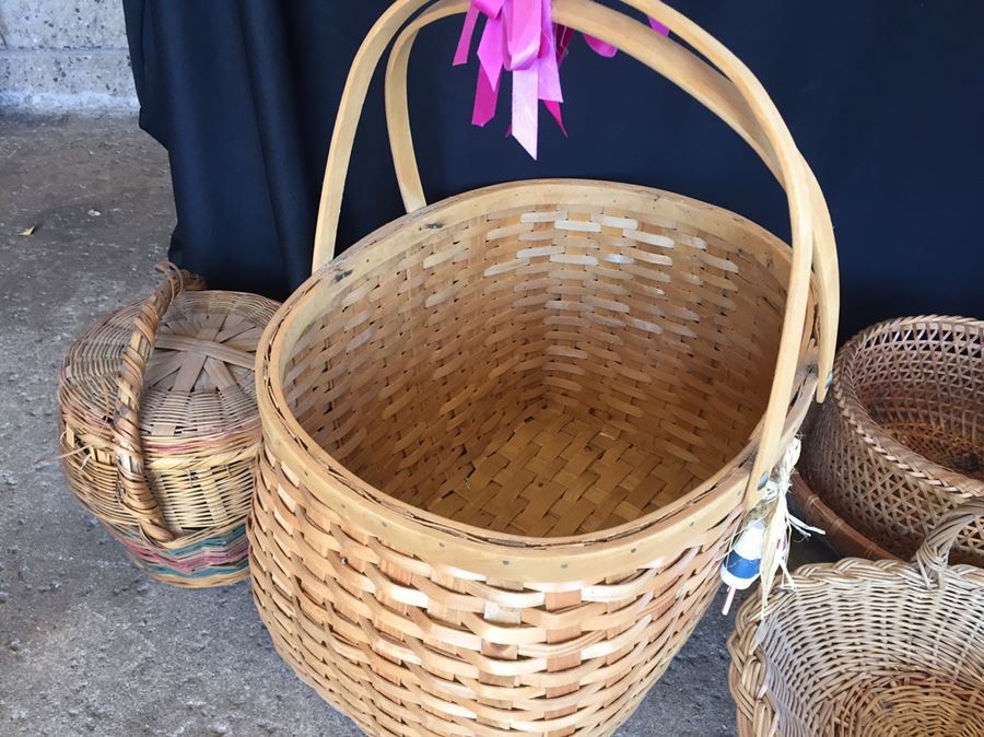 Huge Lot Of Various Baskets [Photo 18]