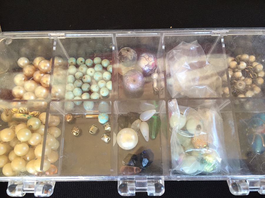 HUGE Lot Of Various Beads And Crafting Items Lot [Photo 9]