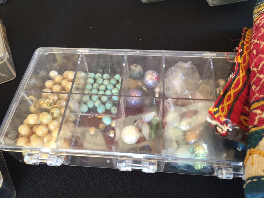HUGE Lot Of Various Beads And Crafting Items Lot [Photo 8]