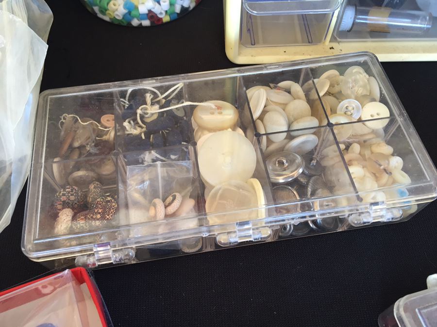 HUGE Lot Of Various Beads And Crafting Items Lot [Photo 12]