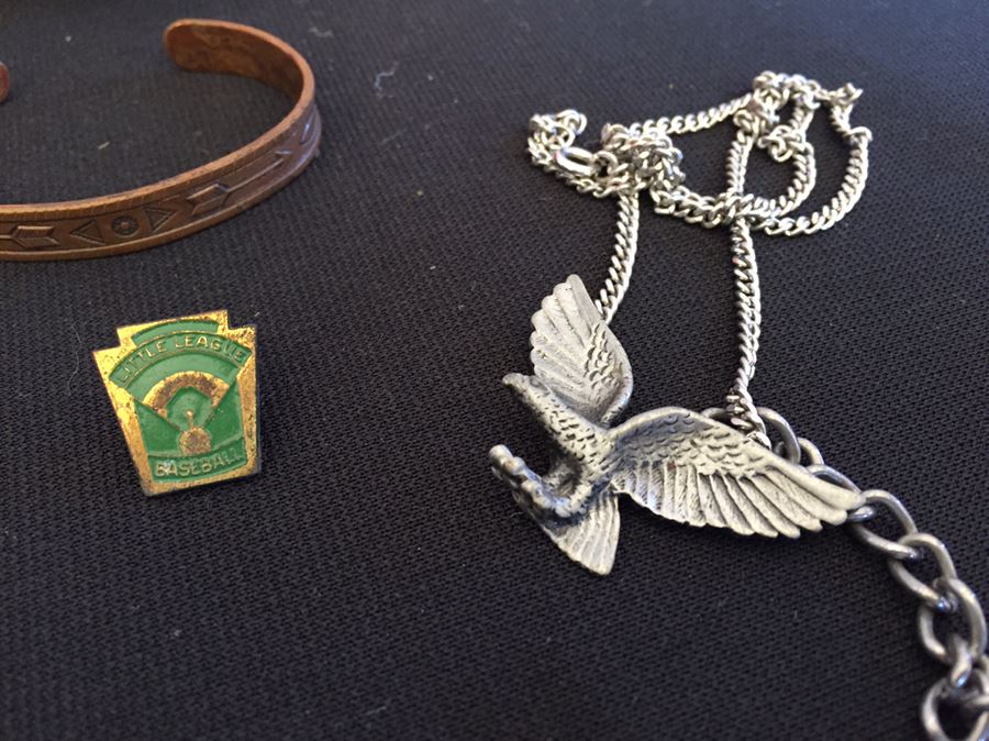 Men's Keepsake Lot Includes Various Metals, Ribbons, Beer Patches And Belt Buckles, Zippo Lighter, Bracelets And More [Photo 17]