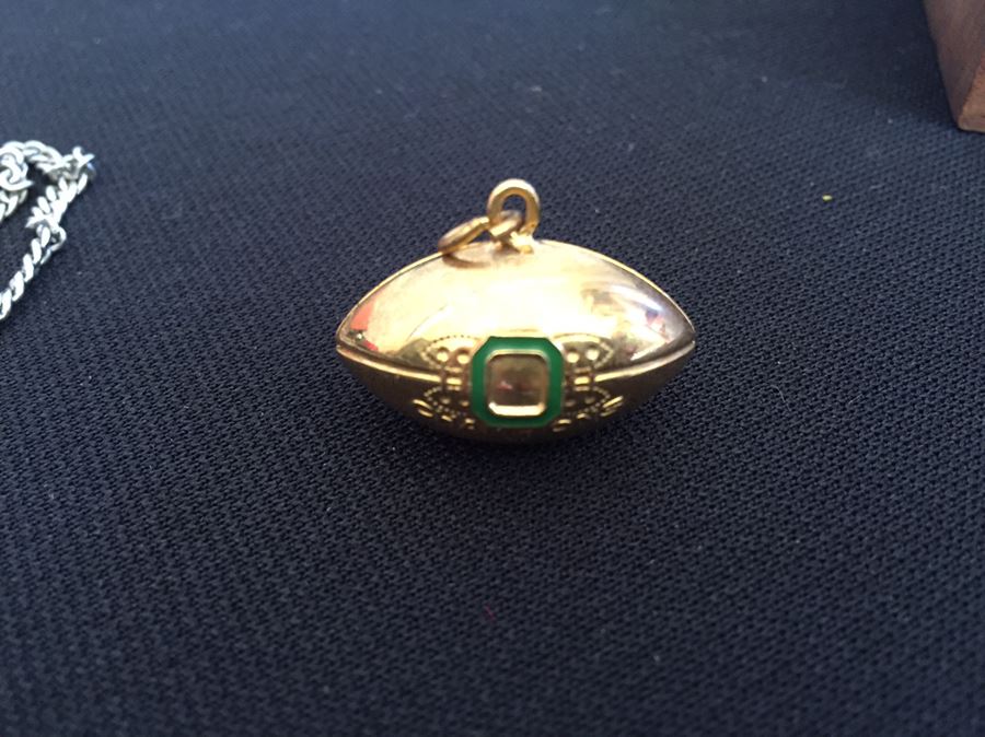 Men's Keepsake Lot Includes Various Metals, Ribbons, Beer Patches And Belt Buckles, Zippo Lighter, Bracelets And More [Photo 18]