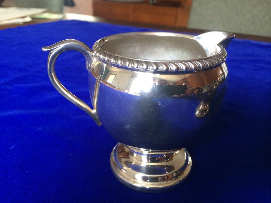 Creamer and Sugar Silverplate Set [Photo 3]