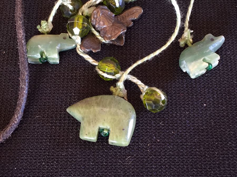 Large Jewelry And Box Lot Includes Various Necklaces, Brooches And Boxes [Photo 4]