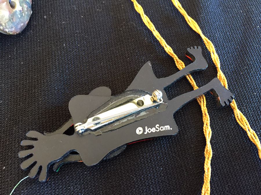 Large Jewelry And Box Lot Includes Various Necklaces, Brooches And Boxes [Photo 33]