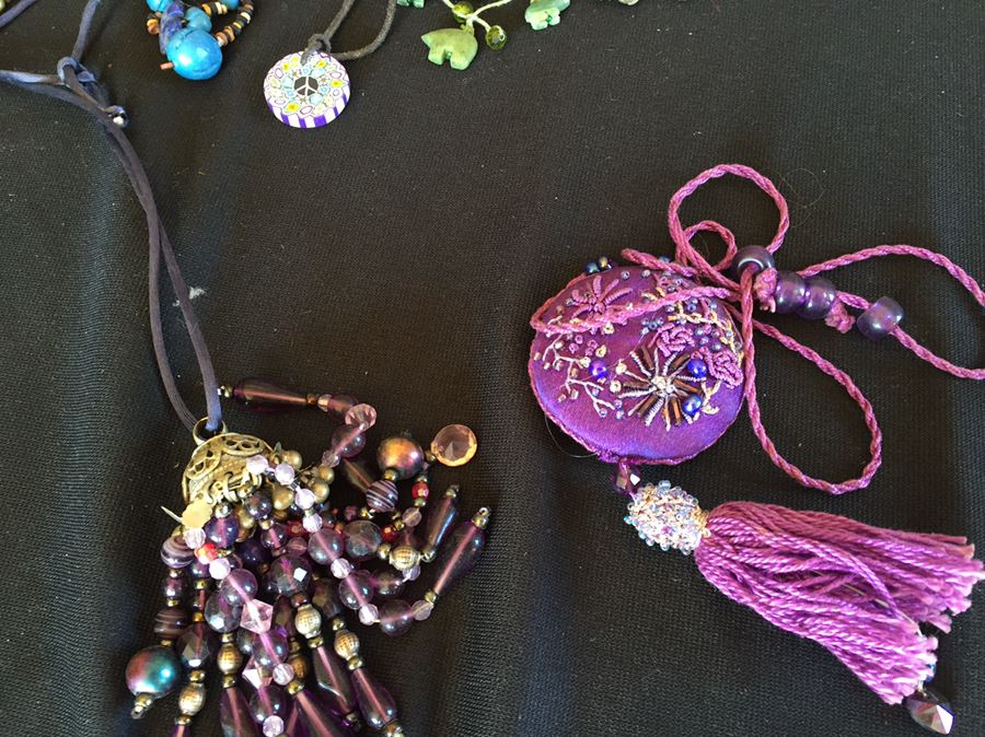 Large Jewelry And Box Lot Includes Various Necklaces, Brooches And Boxes [Photo 15]