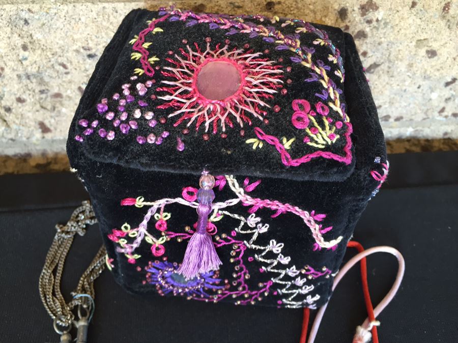 Large Jewelry And Box Lot Includes Various Necklaces, Brooches And Boxes [Photo 17]