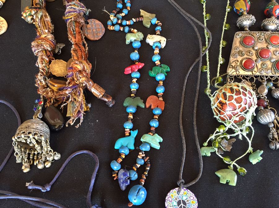 Large Jewelry And Box Lot Includes Various Necklaces, Brooches And Boxes [Photo 3]