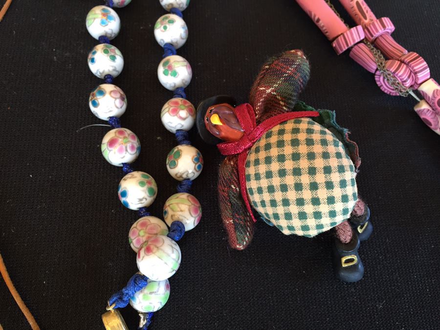 Large Jewelry And Box Lot Includes Various Necklaces, Brooches And Boxes [Photo 29]