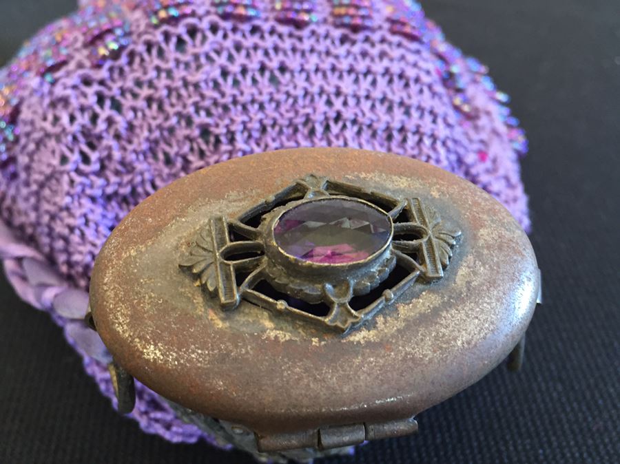 Vintage Purple Pouch / Coin Purse With Expandable Metal Neck [Photo 3]