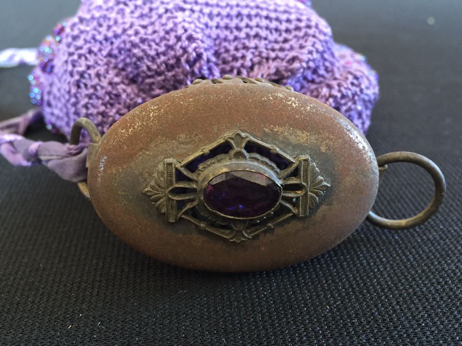 Vintage Purple Pouch / Coin Purse With Expandable Metal Neck [Photo 6]