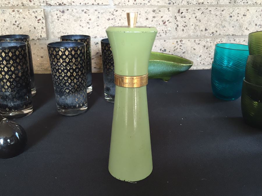 Mid-Century Lot Featuring Pair Of Arabia Finland Kaarina Aho B&W Salt & Pepper Shakers [Photo 8]