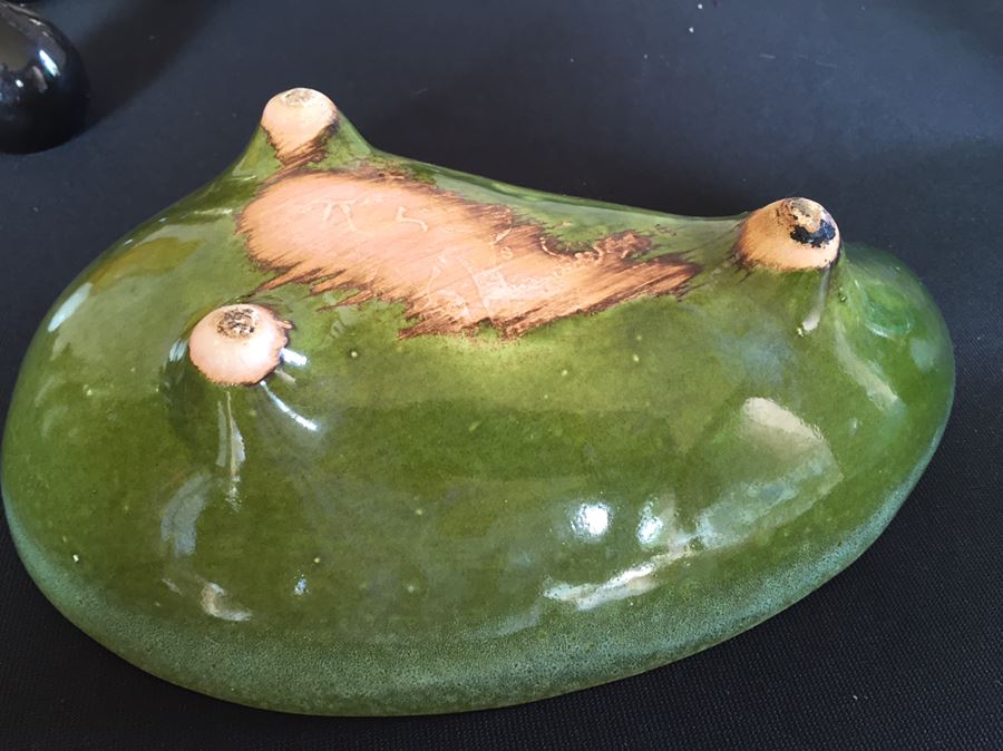 Mid-Century Lot Featuring Pair Of Arabia Finland Kaarina Aho B&W Salt & Pepper Shakers [Photo 18]