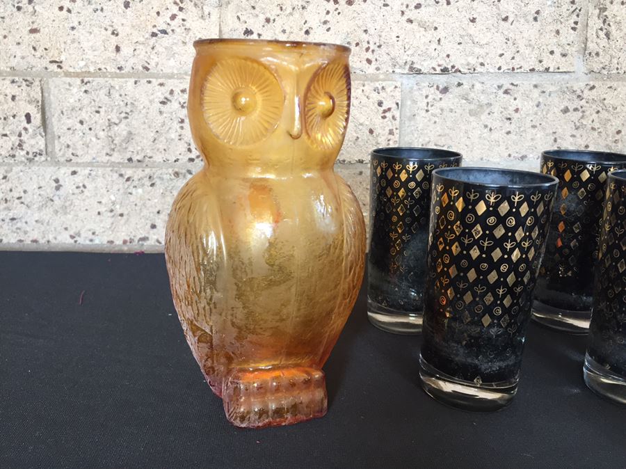 Mid-Century Lot Featuring Pair Of Arabia Finland Kaarina Aho B&W Salt & Pepper Shakers [Photo 4]