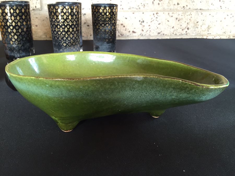 Mid-Century Lot Featuring Pair Of Arabia Finland Kaarina Aho B&W Salt & Pepper Shakers [Photo 16]