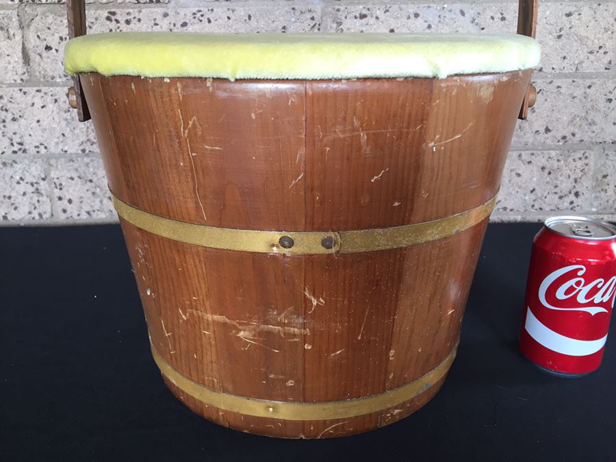Vintage Wooden Storage Bucket With Lid And Handle [Photo 2]