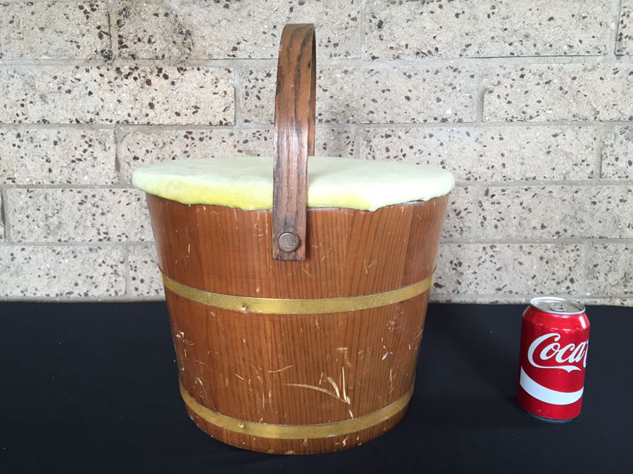 Vintage Wooden Storage Bucket With Lid And Handle [Photo 3]