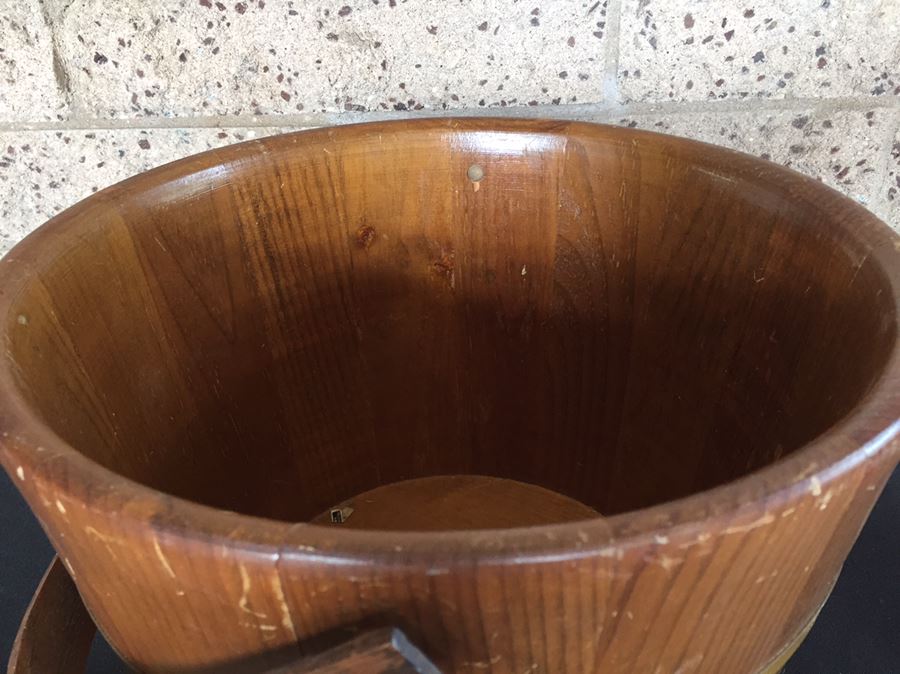 Vintage Wooden Storage Bucket With Lid And Handle [Photo 5]