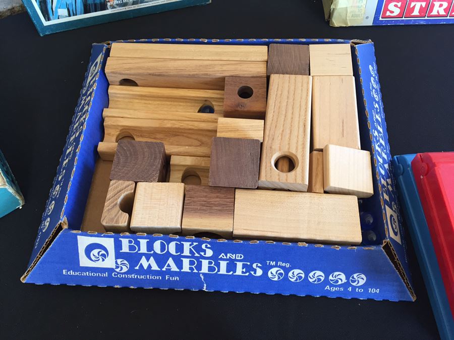 Vintage Game Lot [Photo 7]