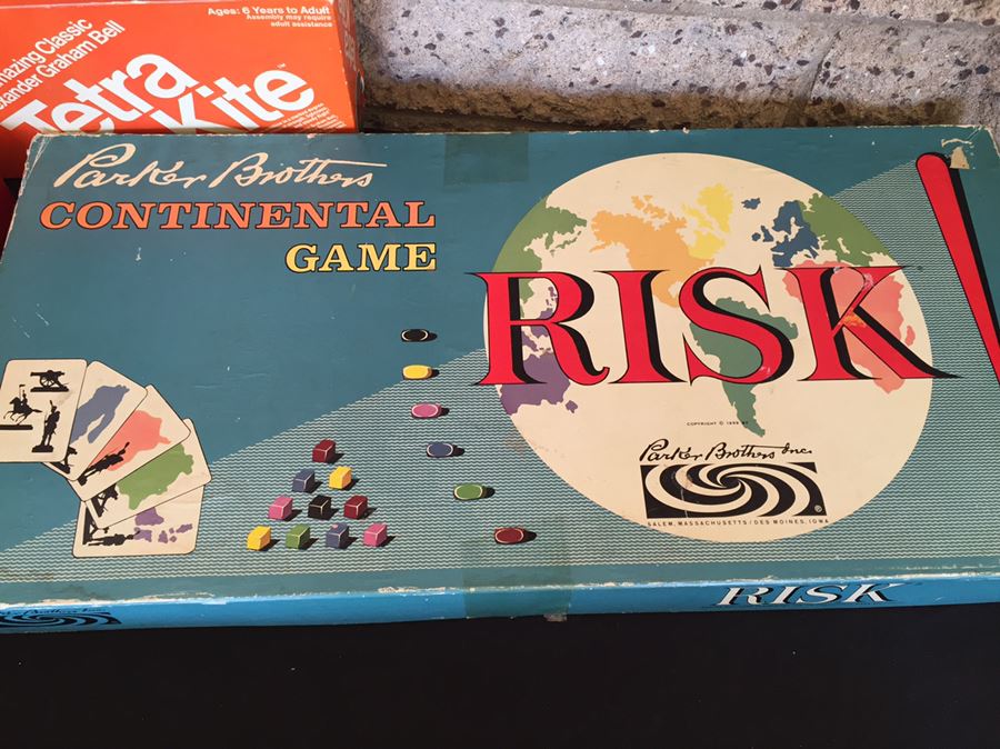 Vintage Game Lot [Photo 3]