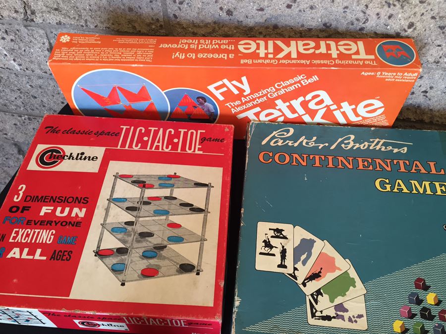 Vintage Game Lot [Photo 12]