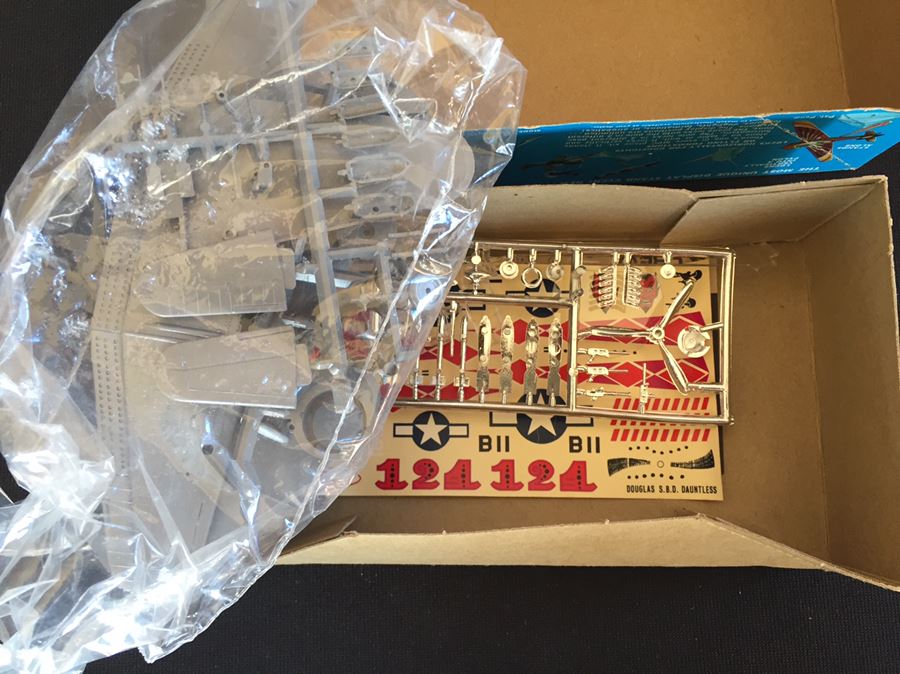 Huge Lot Of Vintage Model Airplane And Spacecraft Most Are New In Box With Unused Stickers Revell, Craft Masters, Matchbox, Airfix, Williams Bros., Entex [Photo 20]