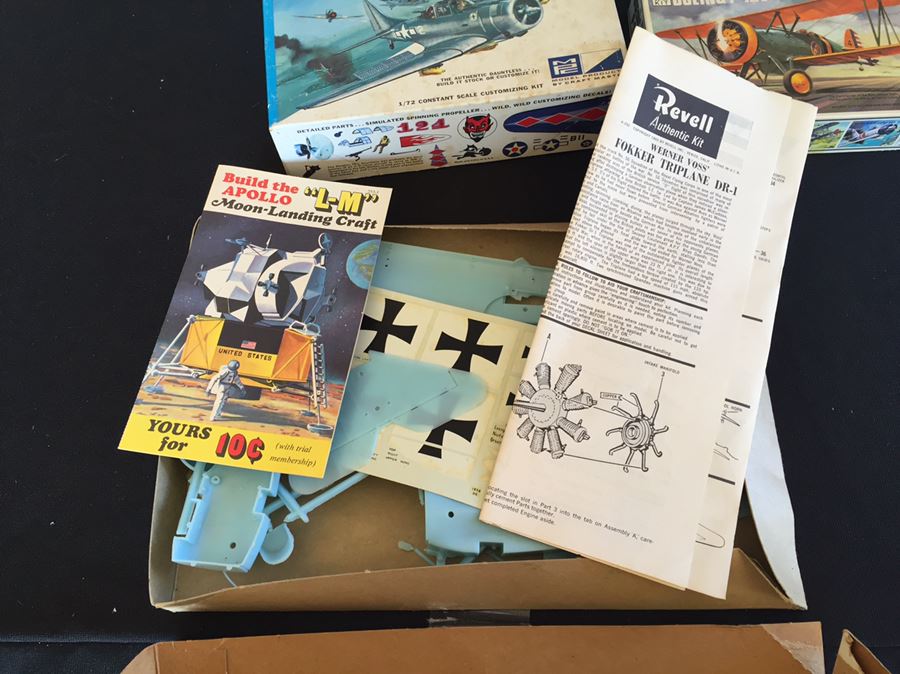 Huge Lot Of Vintage Model Airplane And Spacecraft Most Are New In Box With Unused Stickers Revell, Craft Masters, Matchbox, Airfix, Williams Bros., Entex [Photo 18]