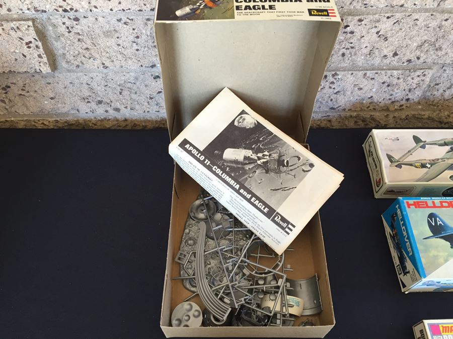 Huge Lot Of Vintage Model Airplane And Spacecraft Most Are New In Box With Unused Stickers Revell, Craft Masters, Matchbox, Airfix, Williams Bros., Entex [Photo 21]
