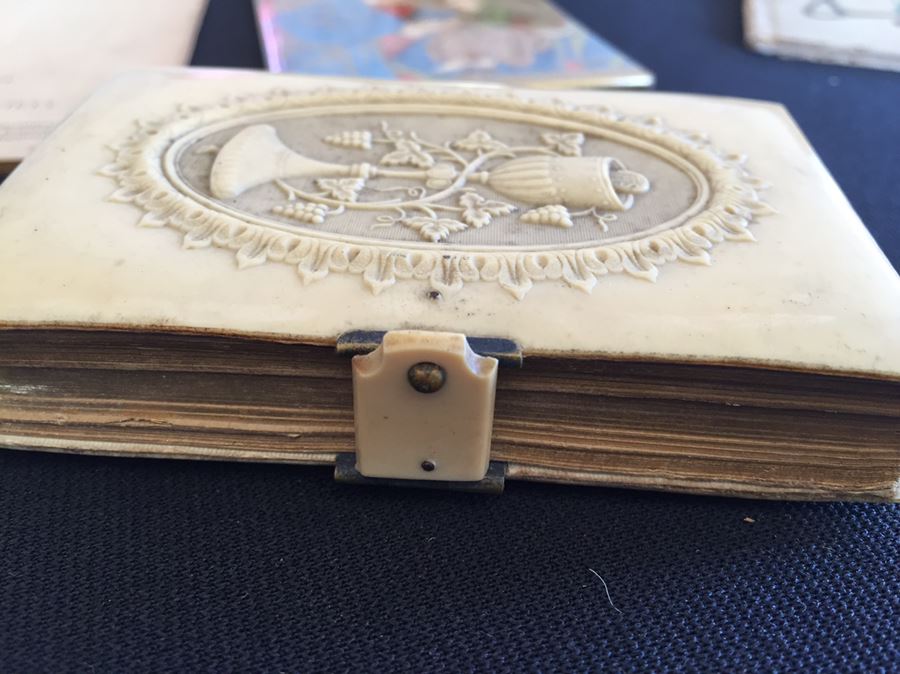 Vintage Bibles And Catholic Items Lot [Photo 5]