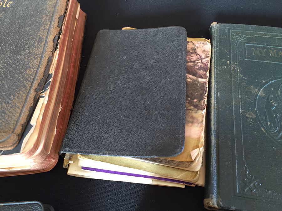 Vintage Bibles And Catholic Items Lot [Photo 15]