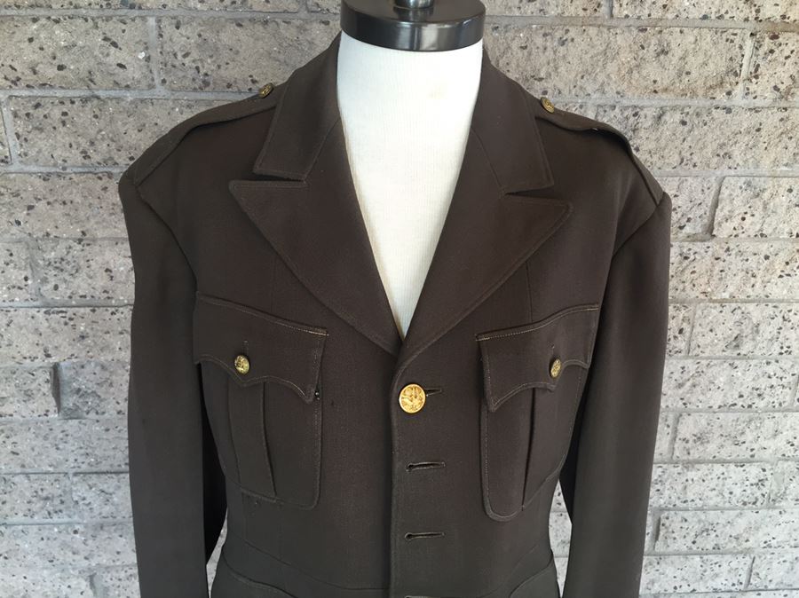 WW II Military Pilot's Uniform United States Army Air Forces [Photo 4]