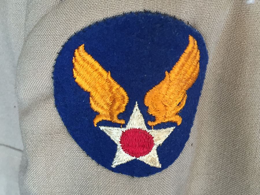 WW II Military Pilot's Uniform United States Army Air Forces [Photo 2]