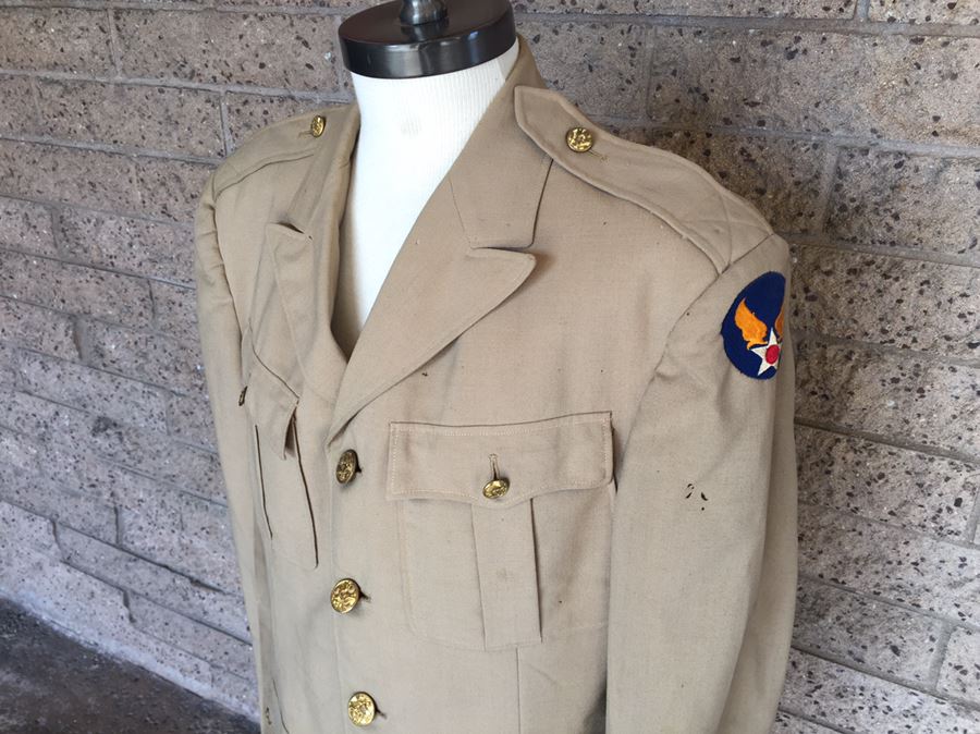 WW II Military Pilot's Uniform United States Army Air Forces [Photo 4]