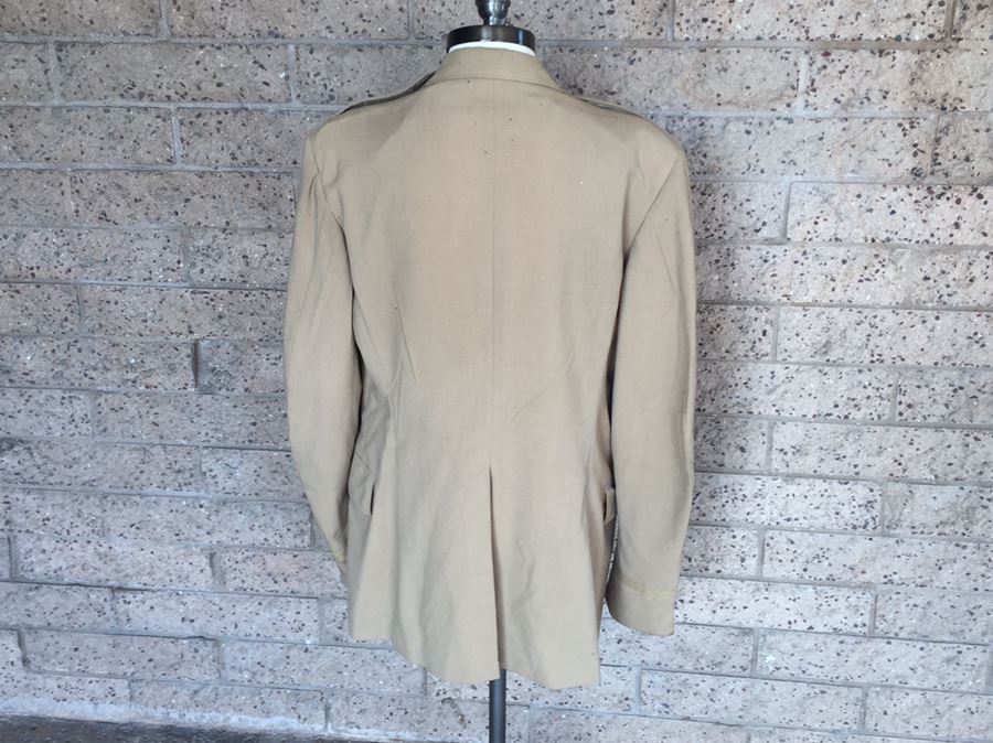 WW II Military Pilot's Uniform United States Army Air Forces [Photo 3]