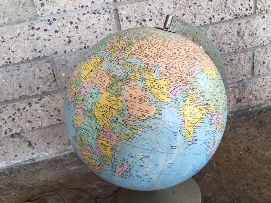 Vintage Lighted World Globe [Photo 5]