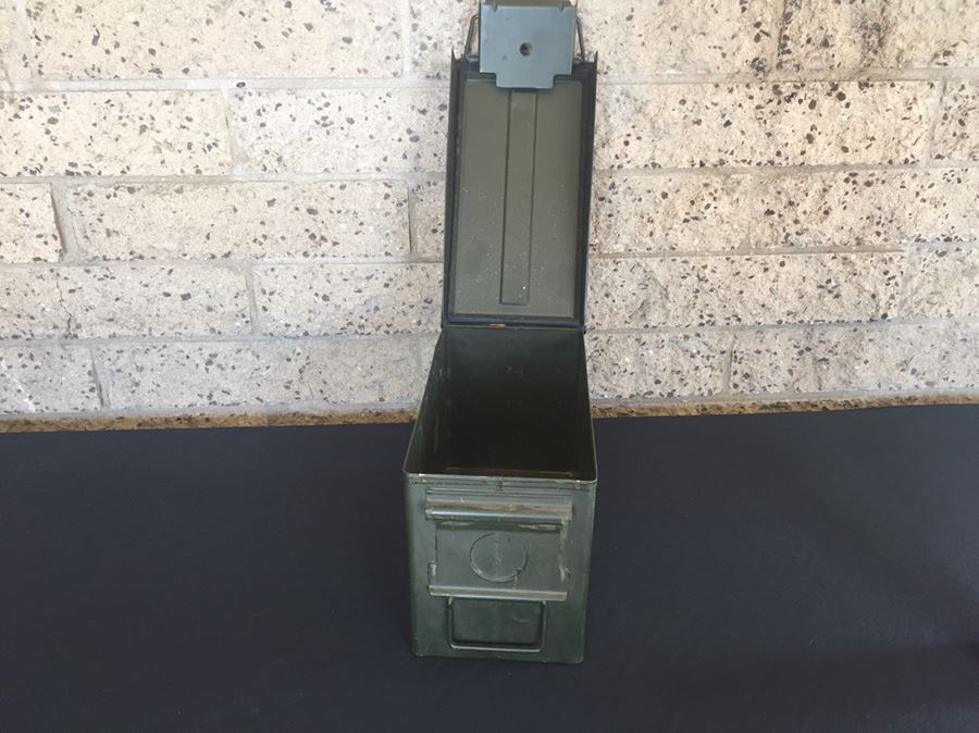 Vintage Ammo Box [Photo 6]