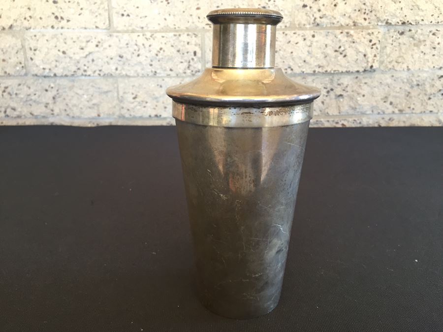 Large Vintage 1926 Sterling Silver Cocktail Shaker Weighs 590g Melt Value $356 [Photo 4]