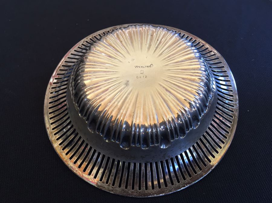 Sterling Silver Lot Of Flatware, Dishes And Salt & Pepper Shakers Total Weight 221g Melt Value $133 [Photo 15]