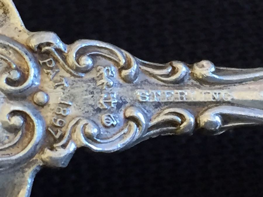 Sterling Silver Lot Of Flatware, Dishes And Salt & Pepper Shakers Total Weight 221g Melt Value $133 [Photo 21]